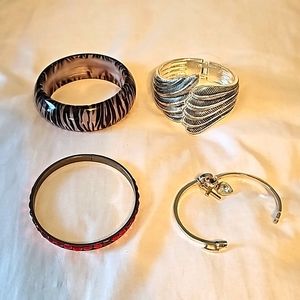 Set of 4 bracelets